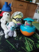 Zabawki pluszowe maskotki. 