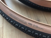 Opona Bontrager Girona PRO 700x42 (2 sztuki) + uszczelniacz