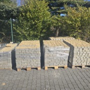 Kostka brukowa żółta