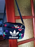 Torebka saszetka damska adidas kolorowe kwiaty 