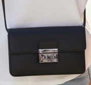 Mała czarna torebka Mango