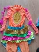 Strój na karnawał do tańców 152