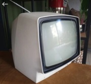 Stary telewizor turystyczny Neptun 150 zabytek