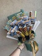 Bukiet ze zdrapkami i kwiatami ze wstążki satynowej 