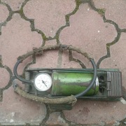 Pompka nożna ciśnieniowa.