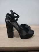Buty czarne na obcasie roz.39 wymiary opis firmy the shoes