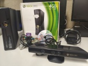 Xbox 360 Slim 320GB + Kinect + gra + pad – komplet