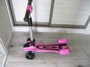 Hulajnoga trójkołowa Led z parą wodną i grającą muzyką