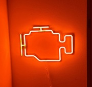 Neon LED "Check Engine" – Stylowa Dekoracja dla Fanów Motoryzacji