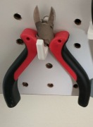 Zestaw 3 uchwytów na kombinerki obcęgi do tablicy perforowanej 