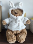 Pluszowy miś Jellycat w bluzie z uszami – idealny na prezent