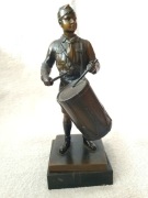 Niemcy Figura HJ - TROMMLER Sygnowana "W.Zoll"