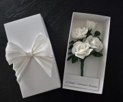 Mini bukiecik z krepiny w pudełeczku hand made. Komunia