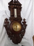 Barometr z mechanizmem Bourdon