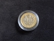 1 Pound 2016 Wielka Brytania. Pierwszy nie okrągły funt 