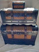 Zestaw starych kufrów XXw. 