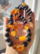 Wyjątkowy Naszyjnik: Naturalny Bursztyn Bałtycki & Lawa Wulkaniczna