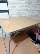 Stolik turystyczny z okresu PRL.