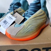 Adidas YEEZY Quantum "Hi-Res Coral" - Nowe, Rozmiar 42 2/3