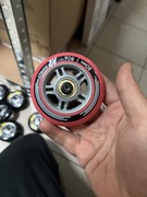 Rolki Kółka do rolek wraz z śrubami 80mm