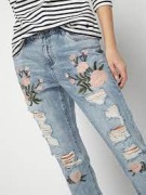 dżinsowe boyfriendy z dziurami różami w róże kwiaty 30/32 40L damskie