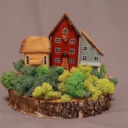 Ozdoba drewniania domki z mchem