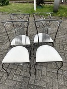 Sprzedam 4 kute krzesła