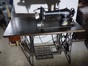 Maszyna do szycia z napędem Singer 