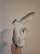 Figurka porcelana ptak mewa w locie