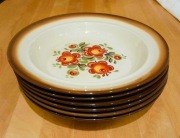 komplet 6 talerzy głębokich Pruszków, brąz, kwiaty.