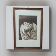 Dwa obrazy koni w ramię z drzewna 