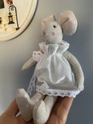 Myszka z lnu w aksamitnej sukience