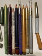 Kredki do oczu różne