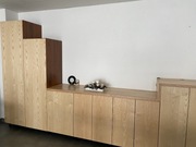 Zabudowa meblowa-naturalne fronty jesionowe