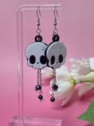 Kolczyki | Stalowe kolczyki bigle z czaszką w stylu monster high