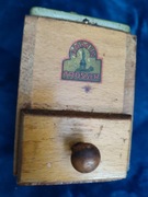 Stary drewniany młynek do pieprzu prl