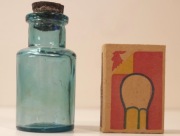 Stary Kałamarz z Błękitnego Szkła z Oryginalnym Korkiem