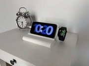 Podstawka na telefon z miejscem na ladowanie Apple Watch