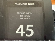 Olympus 45 mm f/1.2 PRO 