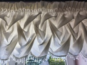 Lambrekin z kryształkami 