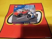 LEGO City 60392 - Motocykl policyjny - pościg za samochodem