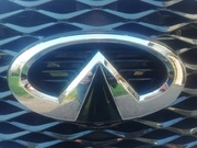 Kamera przednia emblemat logo Infiniti QX80 QX56