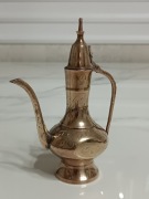 Mosiężny arabski dzbanek, czajniczek.
