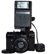 ZENIT ET OBIEKTYW HELIOS - 44 M  2 / 58 z lapą błyskową ELEKTRONIKA B5 - 24