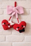 Ręcznie robiona zawieszka ozdoba - szydełkowe serduszka