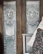 Antyczna ręcznie malowana szafa