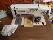 MASZYNA DO SZYCIA PREDOM ŁUCZNIK 451