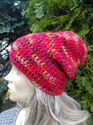 Czapka wykonana na szydełku multikolor