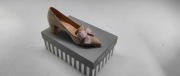 Buty damskie Bezowe z kokardkami oraz szpilki