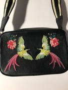 Czarna listonoszka z haftem Next